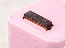 The heating strip of SnapSeal Mini glowing